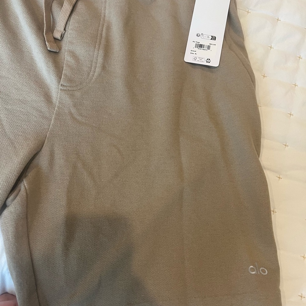ALO Yoga Men's Athletic Tan Shorts - Picture 6 of 6